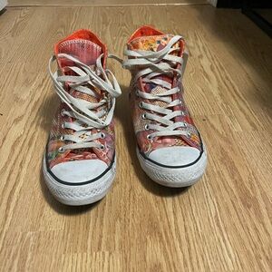 Floral High-Top converse.